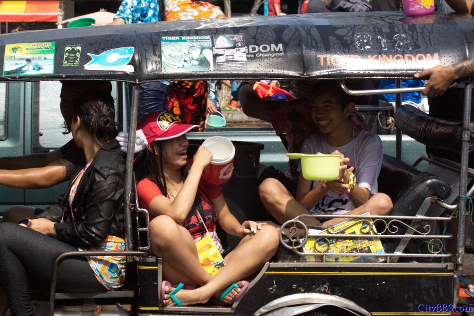 Chiangmai_Songkran_096.jpg