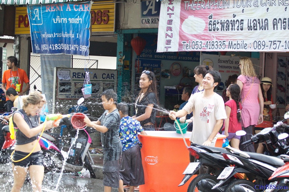 Chiangmai_Songkran_131.jpg