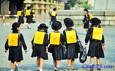日本幼儿入托难家长开骂 安倍被迫表态