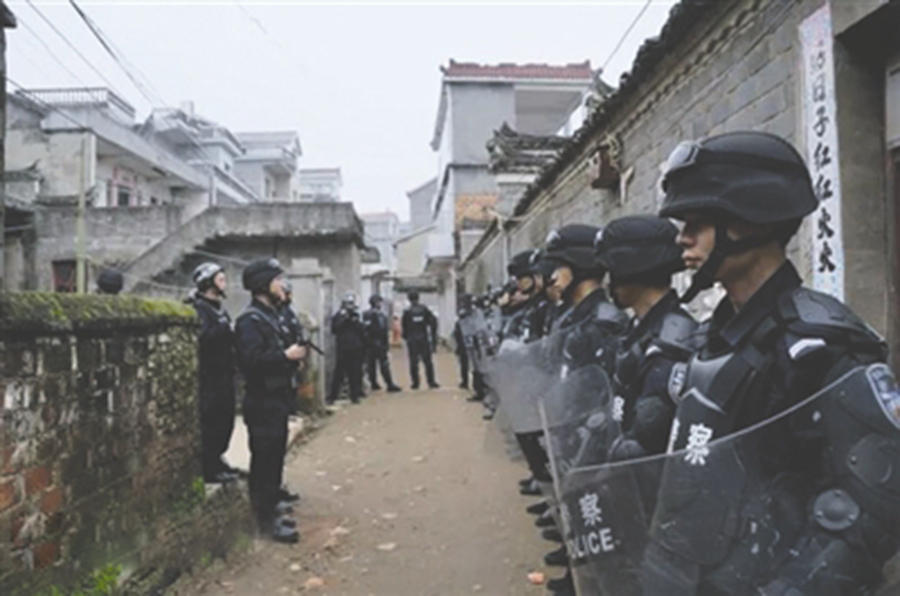 揭中国“诈骗村”：形成产业链 以骗不到钱为耻