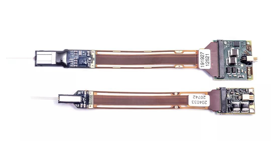 第一个Neuropion装置。柄上有966个电极