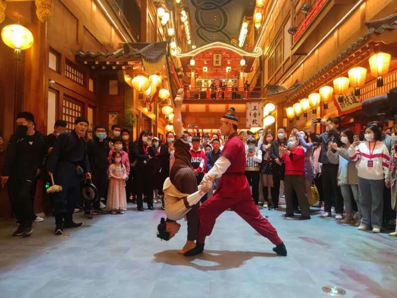 如今的不夜城也成了西安乃至全国最热门的文旅景区