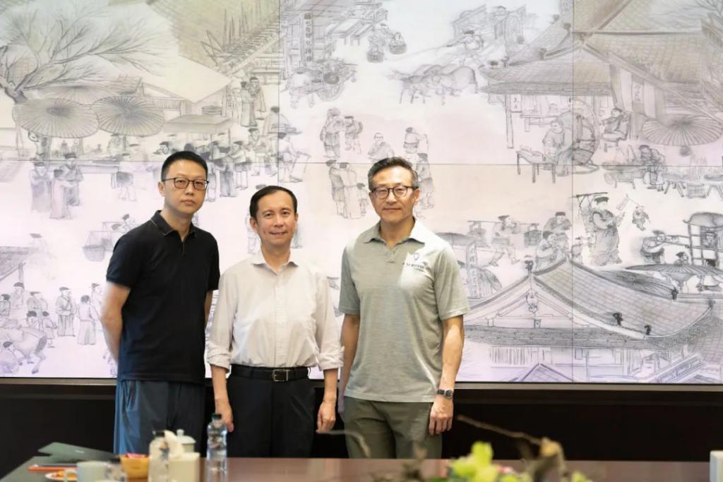 蔡崇信将出任阿里巴巴控股集团董事会主席；吴泳铭出任阿里巴巴控股集团 CEO，同时继续兼任淘天集团董事长 ...