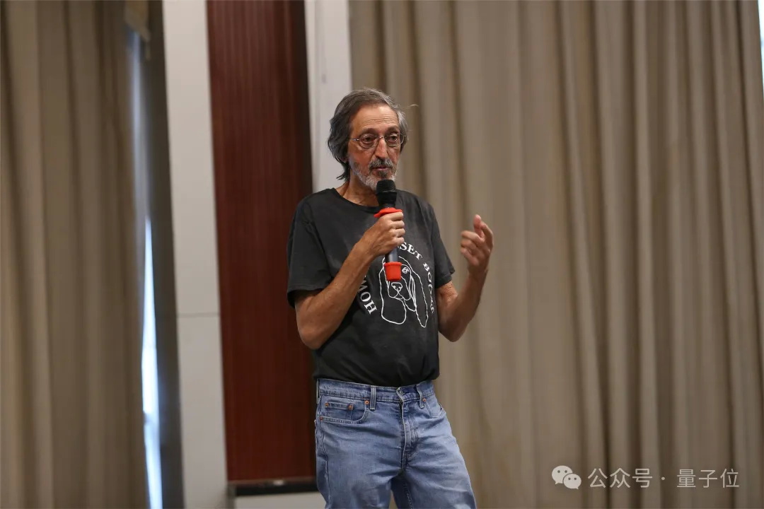 他还曾亲自来到清华叉院做客，带来题为“模仿游戏（Imitation Games）”的特邀报告 ...