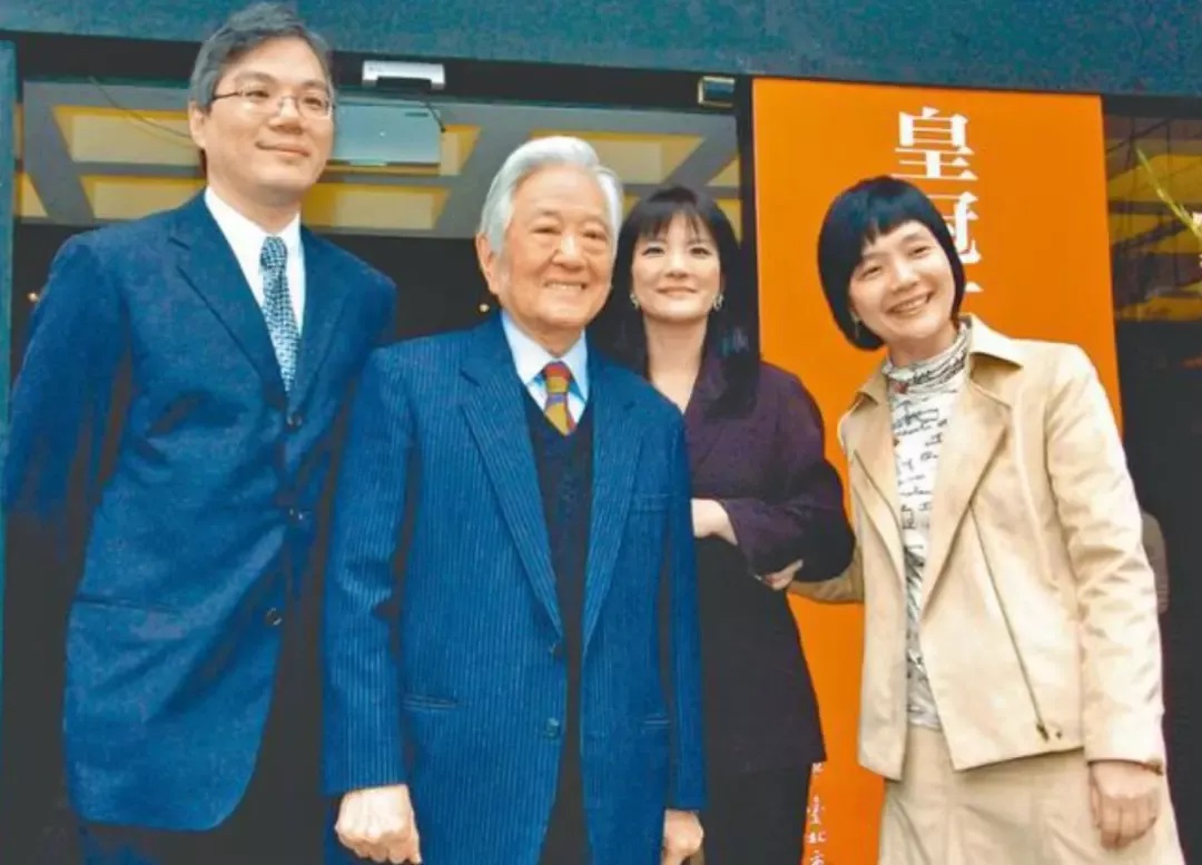 平鑫涛与前妻所生的三个儿女平莹、平珩、平云