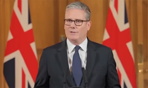 英国首相斯塔默宣布考虑在9月联合国大会上承认巴勒斯坦国