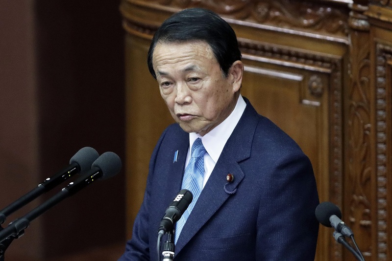 日本自民党新总裁高市早苗当选党魁后，隔天便同自民党首席顾问麻生太郎（图）会面，力邀麻生出任党副总裁 . ...