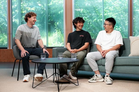 扎克伯格给予了亚历山大足够的支持与信任